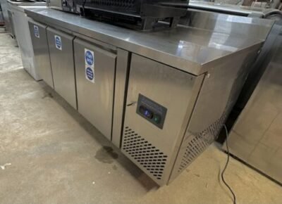 Table Fridge 3 Doors ( ARCTICA) Excellent Condition 1.8 M - Image 2