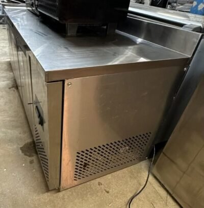 Table Fridge 3 Doors ( ARCTICA) Excellent Condition 1.8 M - Image 4