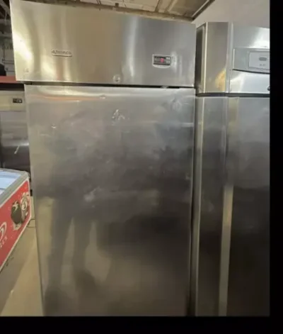 commercial Fridge SINGLE DOOR S/STILL - Image 2