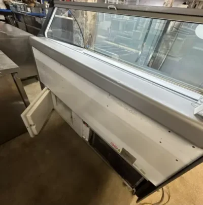 ISA 13 Pan Ice-Cream Display Freezer,On Wheels, blind cover,Freezer,Storage - Image 4