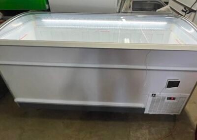Commercial Chester Freezer Novum New model 1.7 m Curved top glasses including shipping.